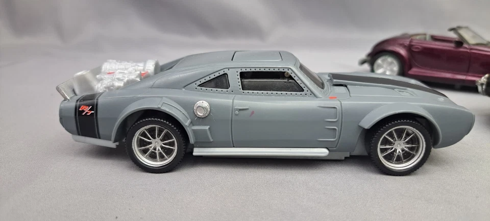 Mattel Fast And Furious Stunt Stars F8 Ice Charger and other 3 ramdon cars. - Image 2 of 4