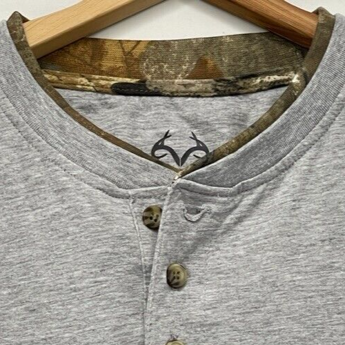 RealTree T-Shirt Men's XL Staghorn Edge 3 Button Gray Logo With Neck Camo Trim - Picture 3 of 15
