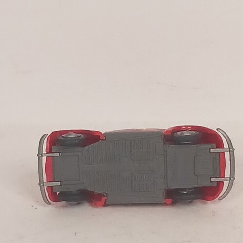 Praline Volkswagon VW JUNI Beetle Diecast Vintage Red Made In Germany - Picture 8 of 9