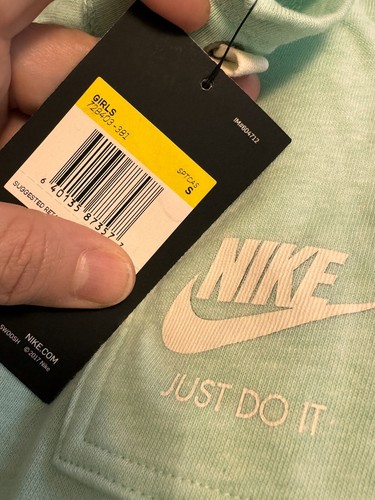 NIKE Girls Vintage' Capri Sweatpants Size Small - Picture 4 of 4