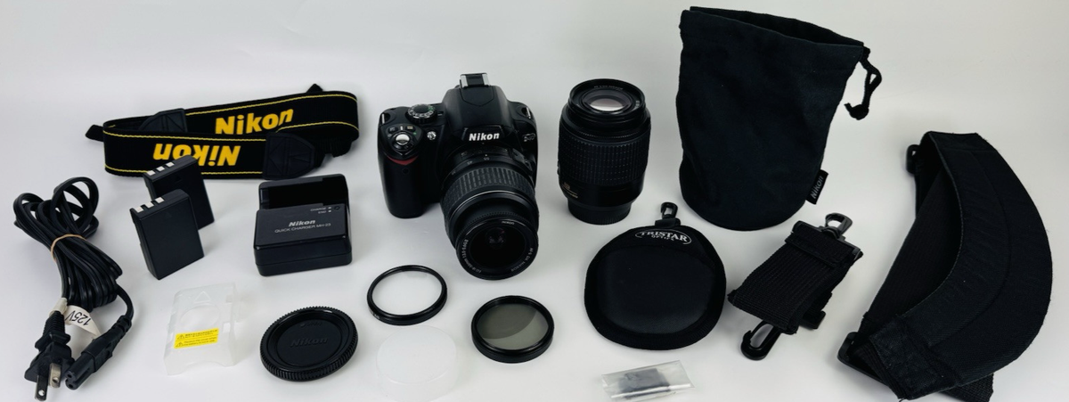 Nikon D40 6.1MP DSLR Digital Camera Kit/AF-S DX 18-55mm & 55-200mm