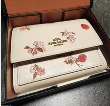COACH Wallet Floral Pattern