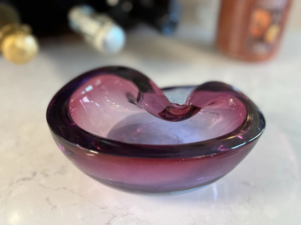 复古 MCM Murano Sommerso 艺术玻璃 Geode 肾碗,紫色带蓝色 — 第 3/4 张图片