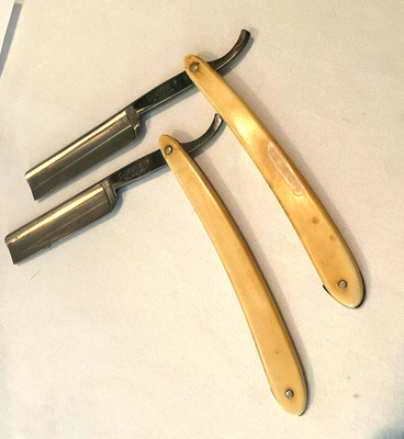 Carl Monkhouse Blackie '' C-Mon ''  Red Diamond Straight Razors - 2 Razors