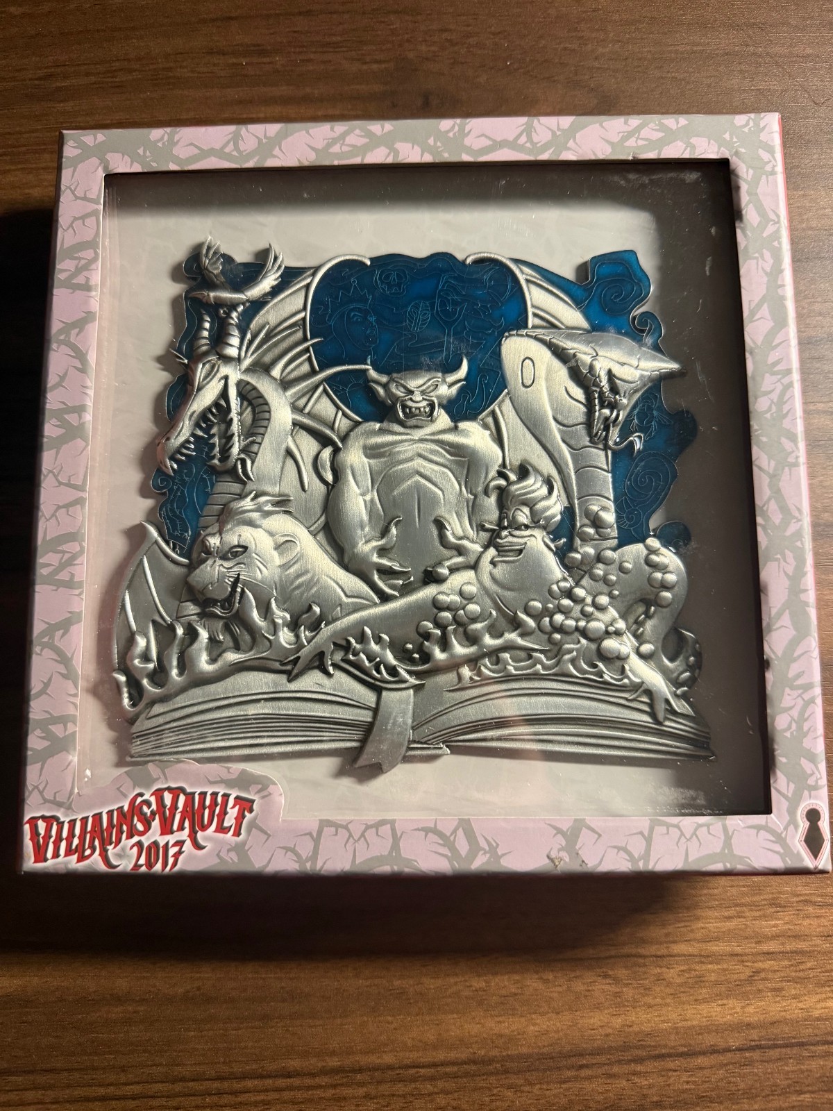 Disney DLR LE 250 Jumbo Villains Vault Group Stained Glass Pin 2017