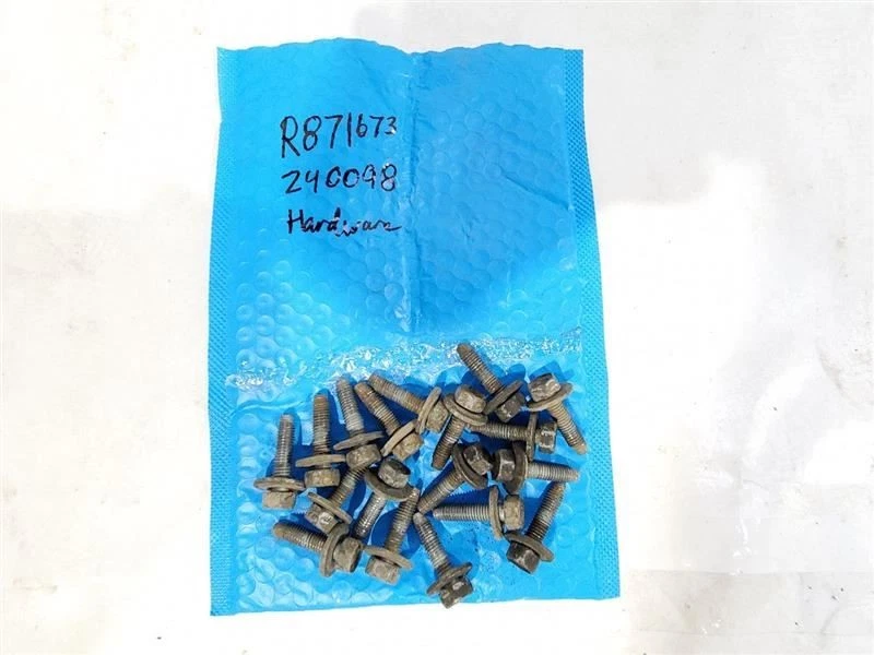 2010 Ford F250 OEM Pair of Running Boards With Hardware - Image 2 of 4