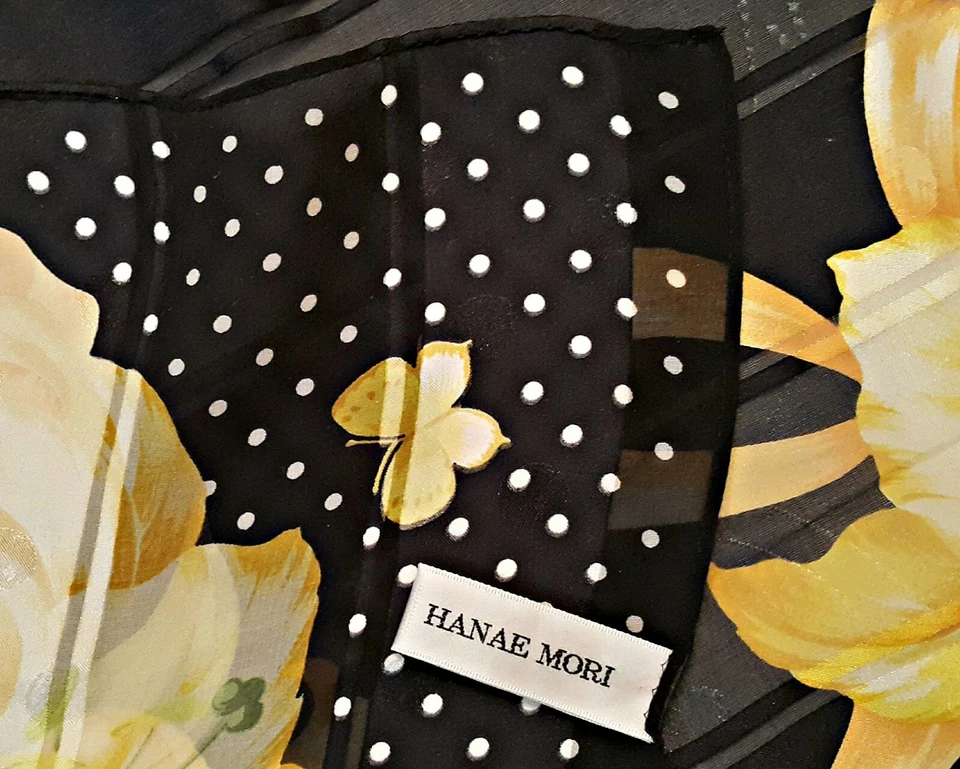 BUFANDA CUADRADA VINTAGE AUTÉNTICA DE SEDA DE GASA NEGRA AMARILLA CON FLORES HANAE MORI Foto 4 de 4