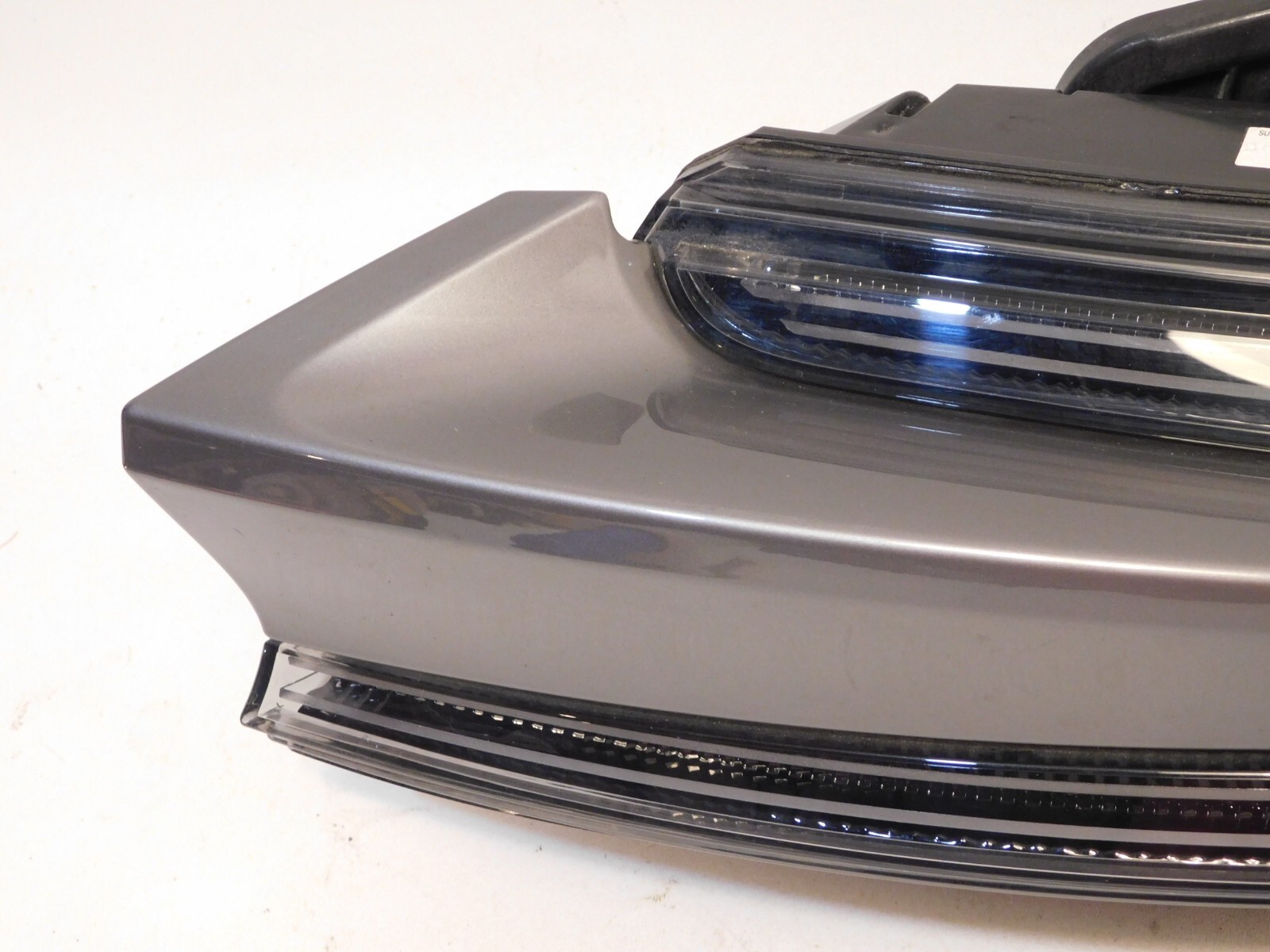 2017-2023 ASTON MARTIN DB11 PASSENGER RIGHT TAILLIGHT CLEAR SILVER TAIL LIGHT OE
