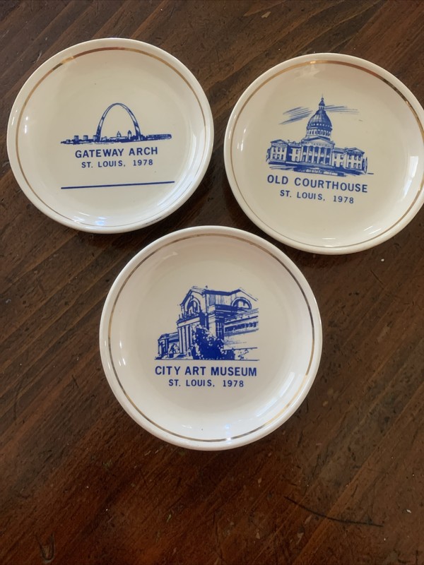 St Louis Mo 1978 Vintage Souvenir 3 Coasters Gateway Arch, Courthouse, Museum