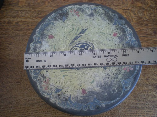 VINTAGE KITCHEN LARGE 8" ACROSS 3 1/2" HIGH TIN PANTRY BOX - Picture 2 of 10