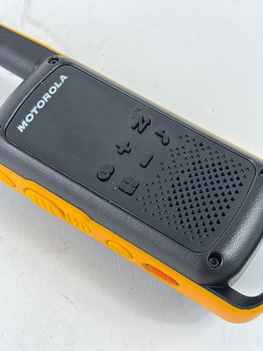 Motorola Solutions, T475, Talkabout, Two-Way Radio Rechargeable Black/Yellow - Zdjęcie 5 z 8