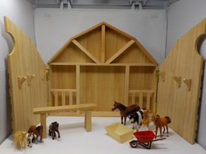 play horse and stable