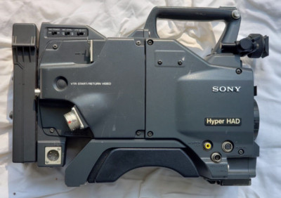 Sony Color Video Camera DXC-637 Adapter CA-537 Untested