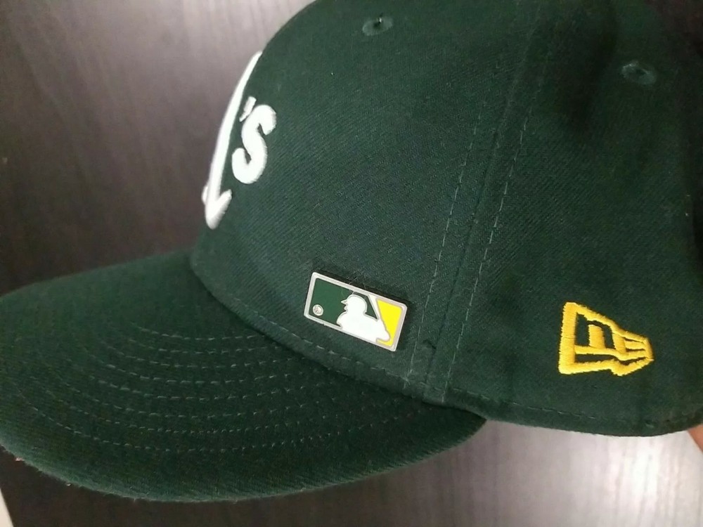 RARE MLB PIN/BADGE OAKLAND A's  7 5/8 GREEN YELLOW NEW ERA 59FIFTY COLLECTIBLE