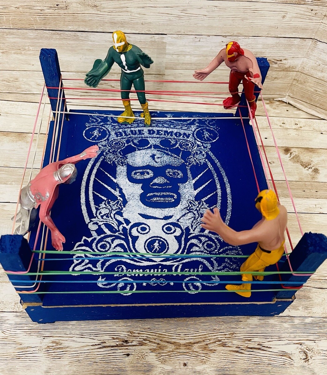 Mexican Lucha libre Toy Wrestler Package Of 4 Figures & Ring Ring