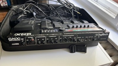DigiTech GNX3000 Guitar Workstation mit Tasche & Netzteil