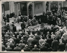 1939 Press Photo Rev James Montgomery leading the House in Opening Prayer