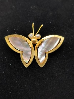 Vintage MOP Shell Butterfly Brooch Gold Tone Mid Century Pearl Accents 50s-60s