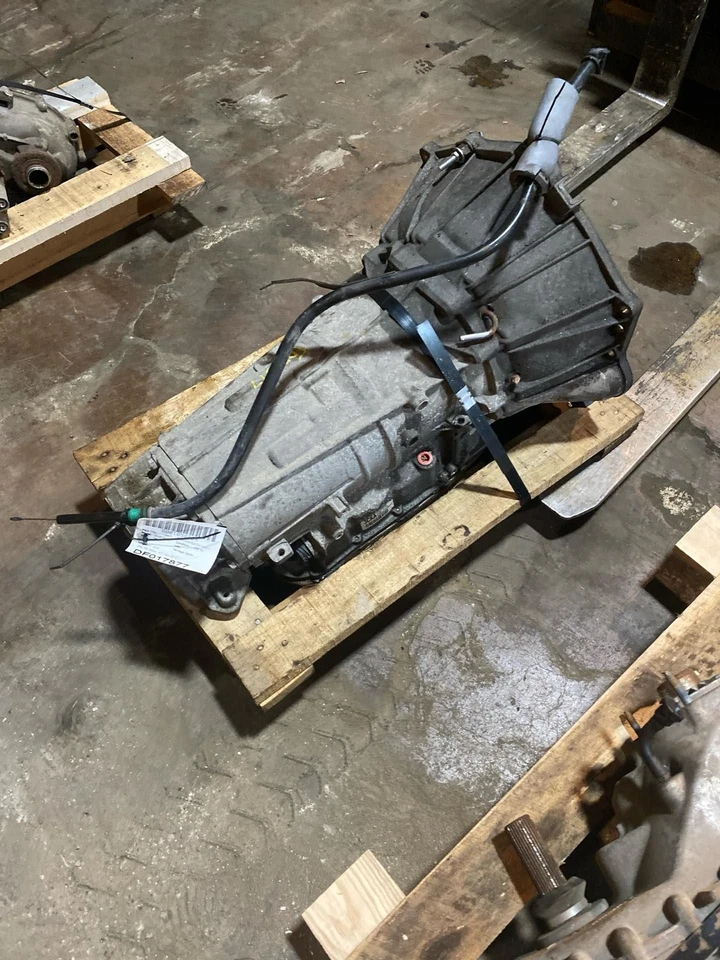 Used Automatic Transmission Assembly fits: 2014 Chevrolet Suburban 1500 AT 4x4 G Foto 3 de 4