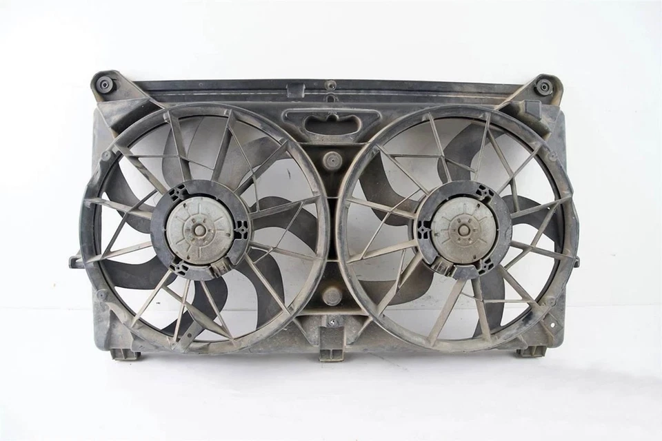 2005-2007 GMC Sierra 1500 Pickup Radiator Cooling Fan Assembly OEM Foto 2 de 4