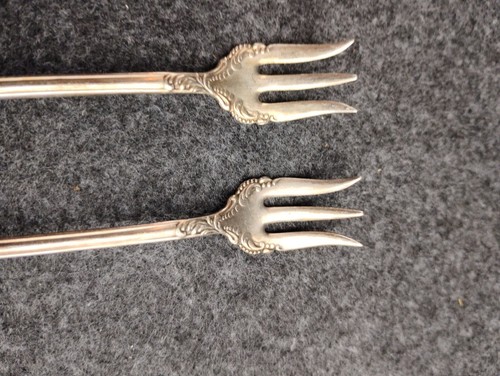 Wm A Rogers Carlton A1 Silverplate 1898 2er Set Meeresfrüchte Cocktail Gabeln - Bild 6 von 9