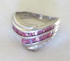 Anillo de diamantes rubí natural con racimo de platino macizo - 6,04 gms, talla 5,75, 0,69 ctw