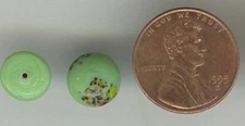 18 VINTAGE GLASS GREEN MILLEFIORI 10mm. ROUND HAND MADE DOMED CABOCHONS X487