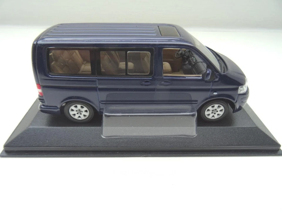 Volkswagen VW T5 Multivan Modellino Blu Metallizzato Di Minichamps In 1:43 Nuovo - Immagine 2 di 4