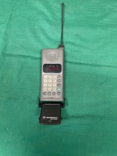 vintage Motorola flip phone cell phone pocket phone 88022