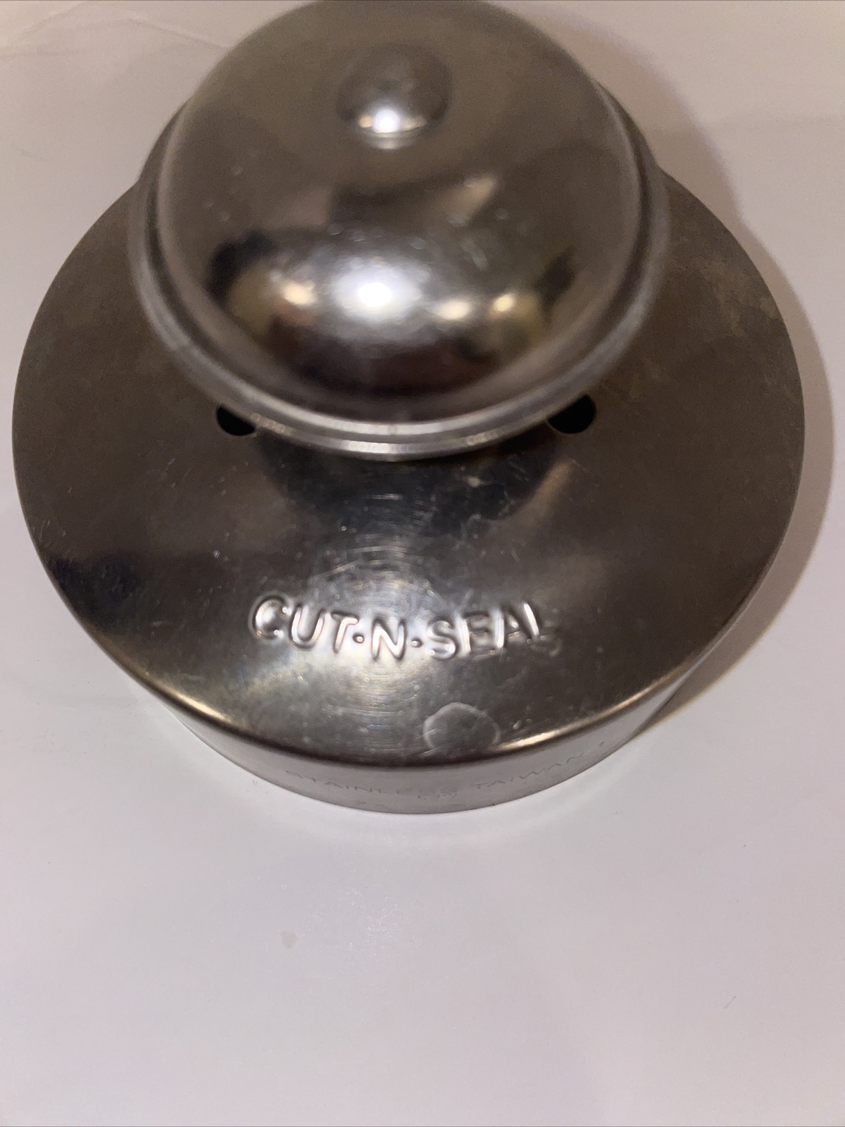 The Pampered Chef CutNSeal 3.5" Sandwich Cutter and Sealer Silver