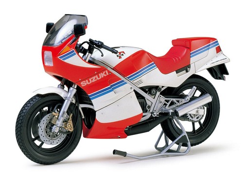 1:12 Scale TAMIYA Suzuki RG250 Gamma w/ Full Options Bike Model Kit - Picture 2 of 2
