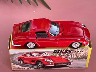 Dinky n ° 506 Ferrari 275 GTB 1/43 en boîte Dinky n ° 506 Ferrari 275 GTB 1/43 en boîte