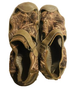 camo crocs mens size 11