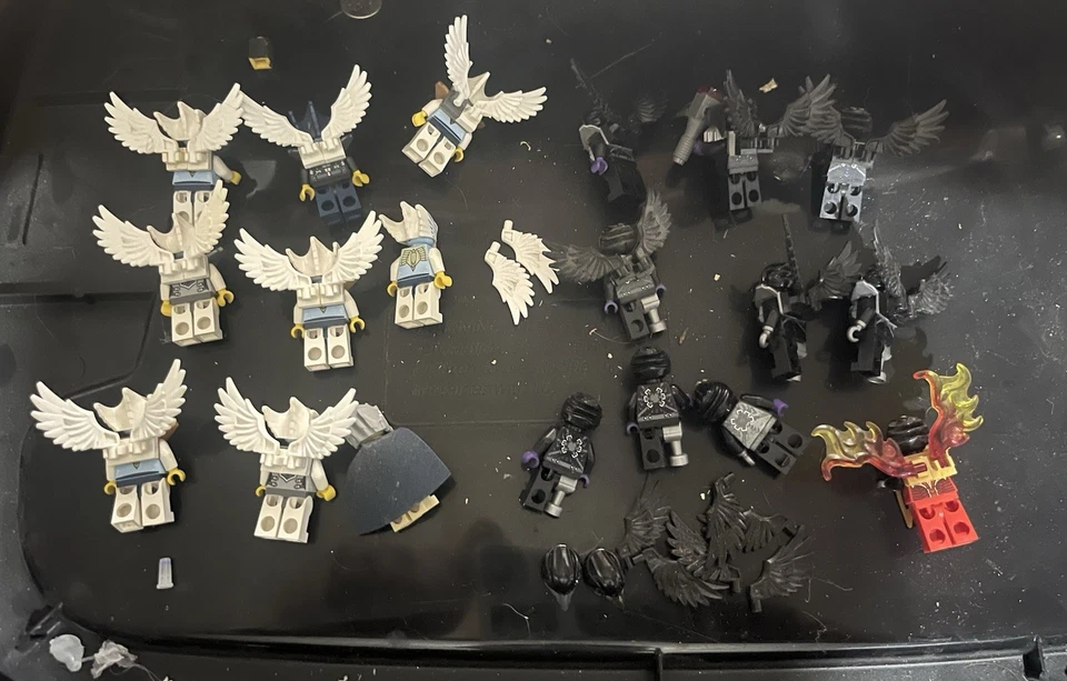 Lego Legends of Chima Minifigures Lot 19 Minifigs and Accessories Eagles Ravens - Image 2 of 2