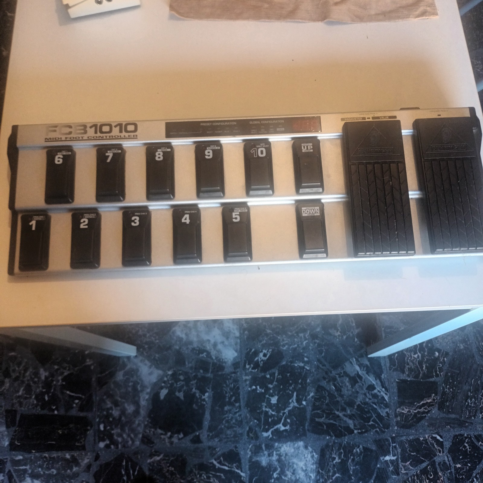 pedaliera n°1 bheringer mod. FCB 1010- n° 1 PROEL mod. MS32-n°1 multieffetto BIK