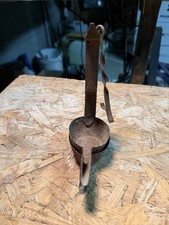 Antico spegni candela / smoccolatore in ferro battuto 