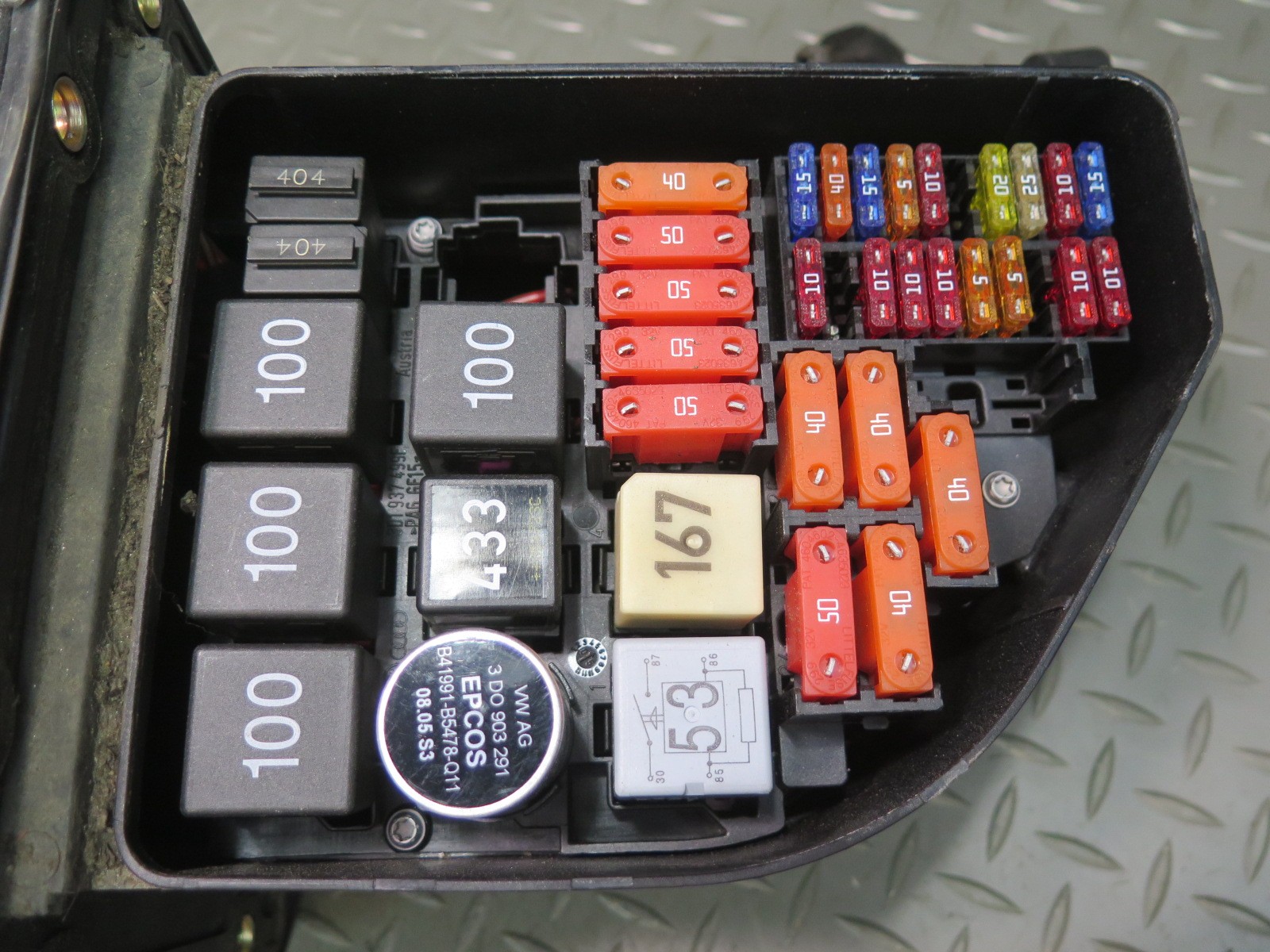 2006-2012 BENTLEY FLYING SPUR ENGINE BAY FUSE BOX RELAY JUNCTION MODULE UNIT