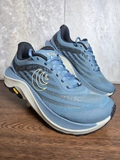 Topo Athletic Ultraventure 4 Womens Trail Shoes Size 8 Medium Stone Grey Vibram