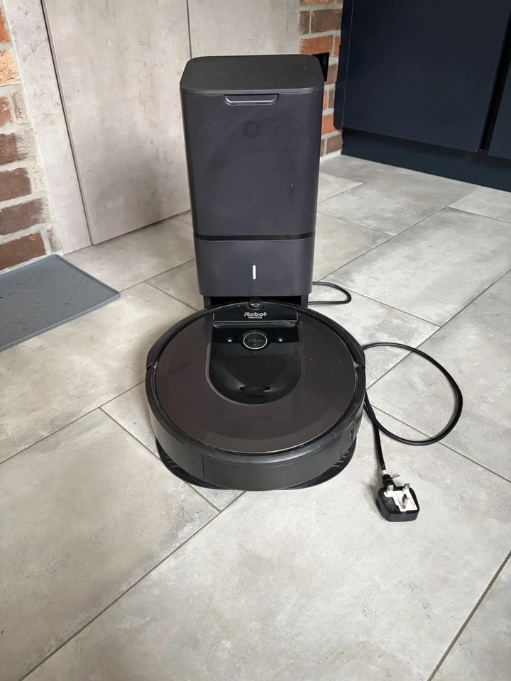 iRobot Roomba i7