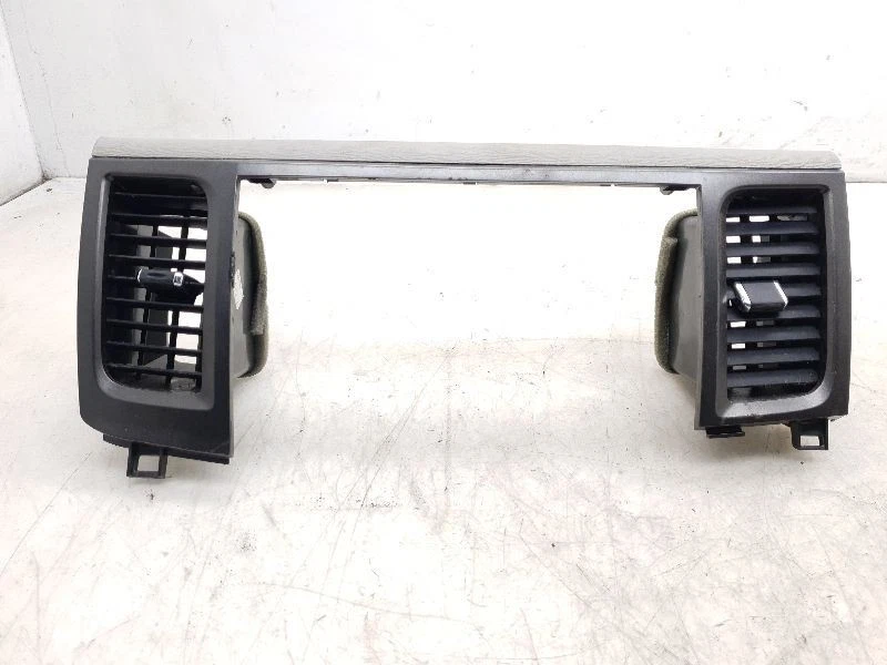 Toyota Sienna Le 2011 tablero radio bisel con ventilaciones  Foto 2 de 4