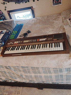 Casio,CASIOTONE 701 ELECTRIC MUSICAL INSTRUMENTS, VINTAGE!! WORKS AS IT SHOULD!!