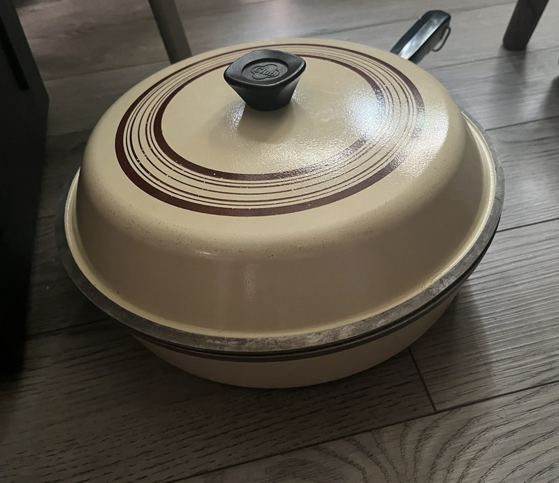 Vintage Club Aluminum Non-Stick 11" Frying Pan Skillet w/ Lid Beige Brown Rings