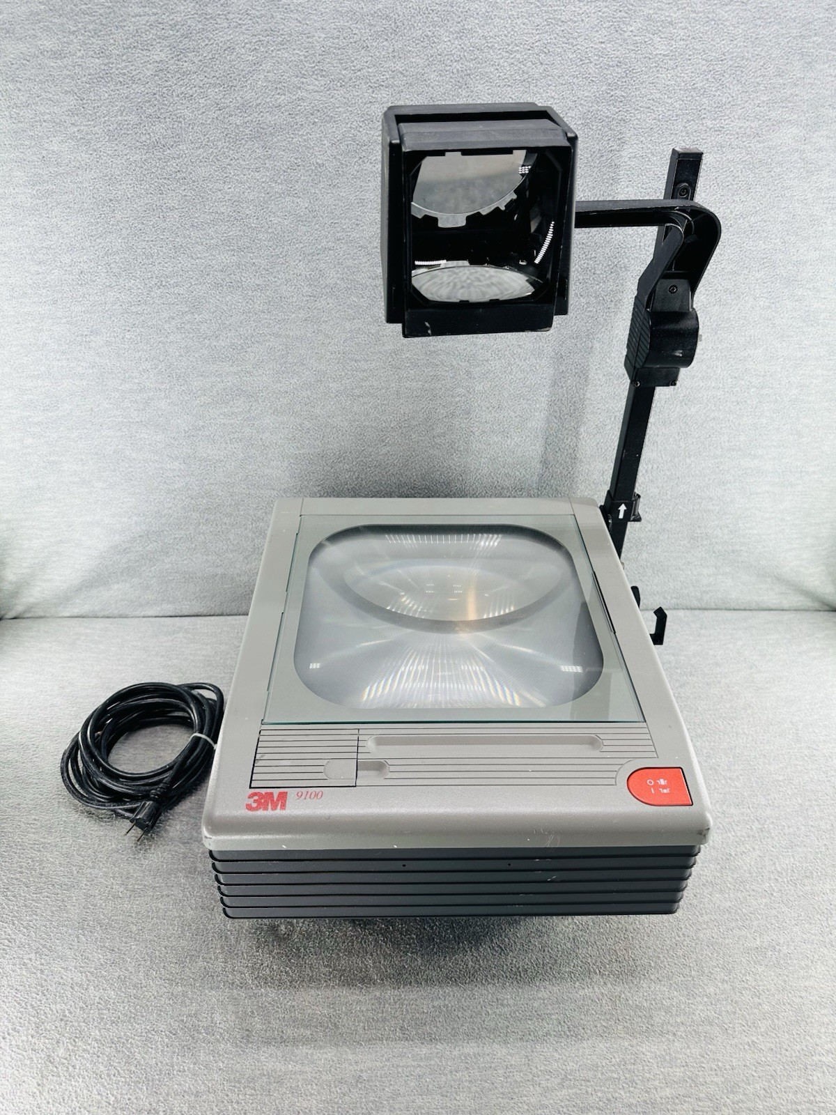 3M MODEL 9100 - Overhead Projector W/ Bulbs Made in USA