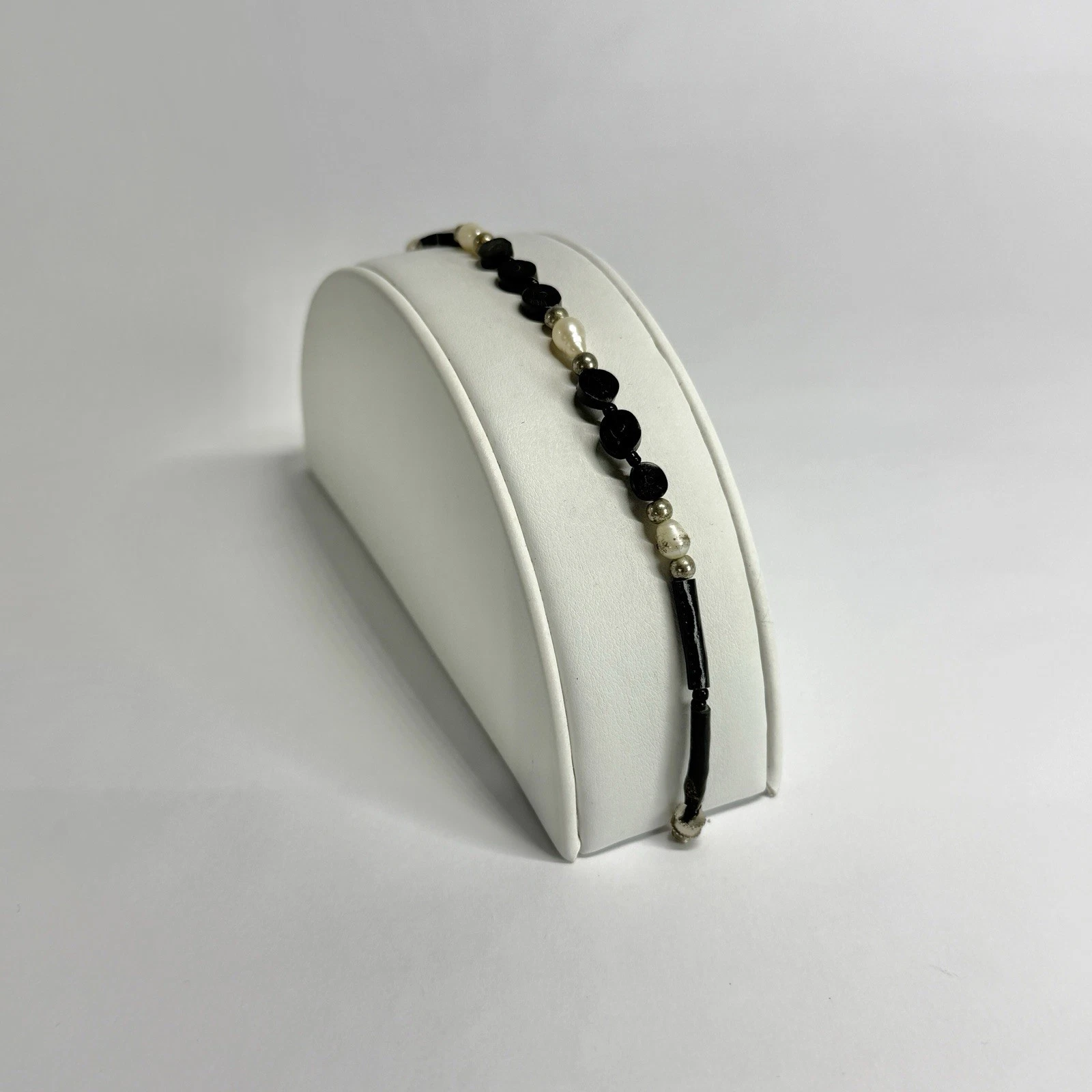 Elegant Black Coral Beads Silver Tone Vintage Bracelet Jewelry Br256
