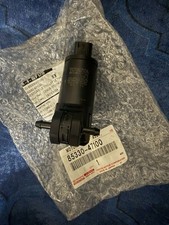 8533047100 POMPE D´EAU DE NETTOYAGE DU PARE BRISE / 8533047100 / 17394098 POUR T