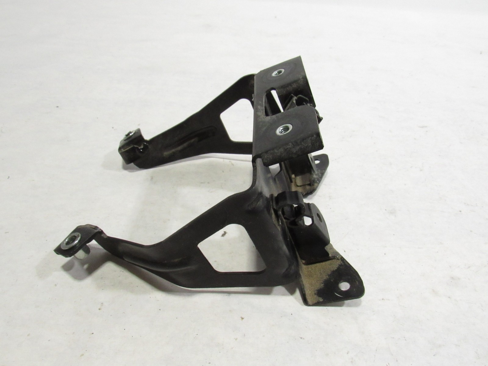 Ferrari 488 Spider 2017 Power Steering Reservoir Bracket Mount Support 15-19 |@2