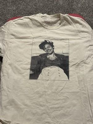 Harry styles XL Tshirt Love On Tour 2021 Nashville Never Worn.