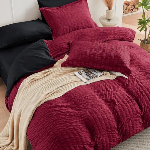 Elegant King Size Seersucker Comforter Set 3-Piece with Pillow Shams - Red/Black - Picture 6 of 8