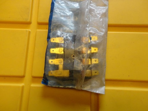 NOS OE Fusebox For 4 Fuses Volvo 122 123GT 544 P210 Sealed In Bag - 第 1/1 張圖片