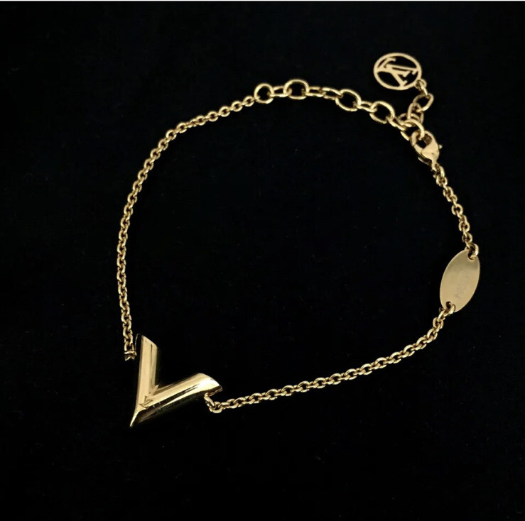 Louis Vuitton Bracelet Essential V Gold Tone Bracelet M61084 Louis Vuitton Bracelet Essential V Gold Tone Bracelet M61084